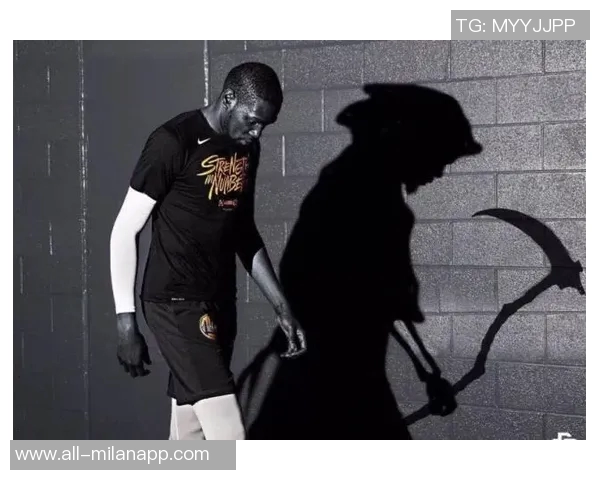 杜兰特雕像设计引发热议下半身雷霆上半身勇士一手篮网寓意深刻