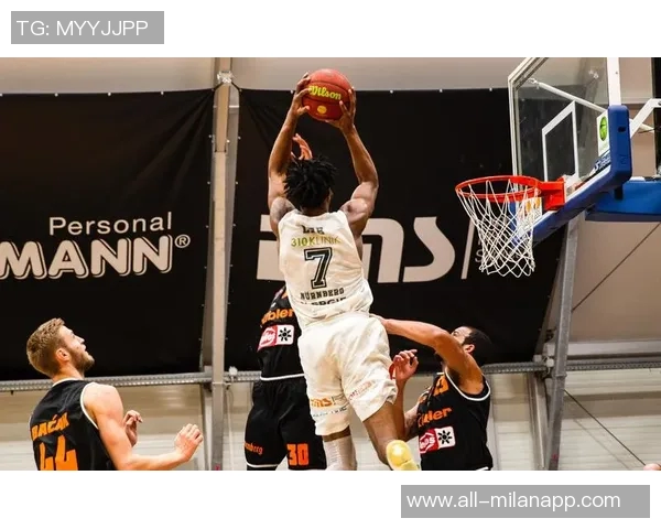 格兰特希尔盛赞斯波近20年友谊认为他是美国男篮最佳主帅人选