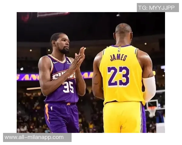 詹姆斯在次轮投票中超越杜兰特升至第八位后者被迫降至第九位